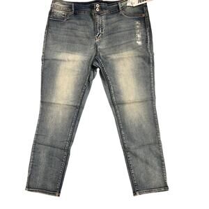 Women’s Denim Jegging Jeans Size 22 Short Blue Distressed Wash NWT 28 Inseam